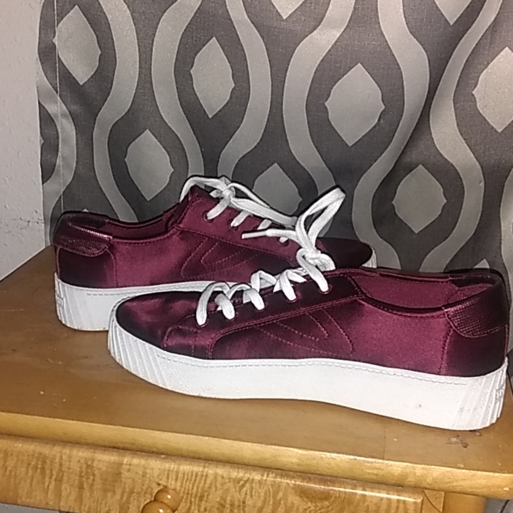 Bergundy shoes